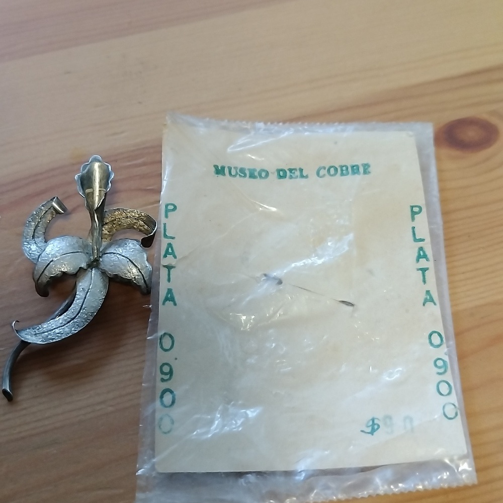 Vintage Sterling Silver Iris Flower Brooch Museo Del Cobre Plata 0900 singed - Picture 2 of 6